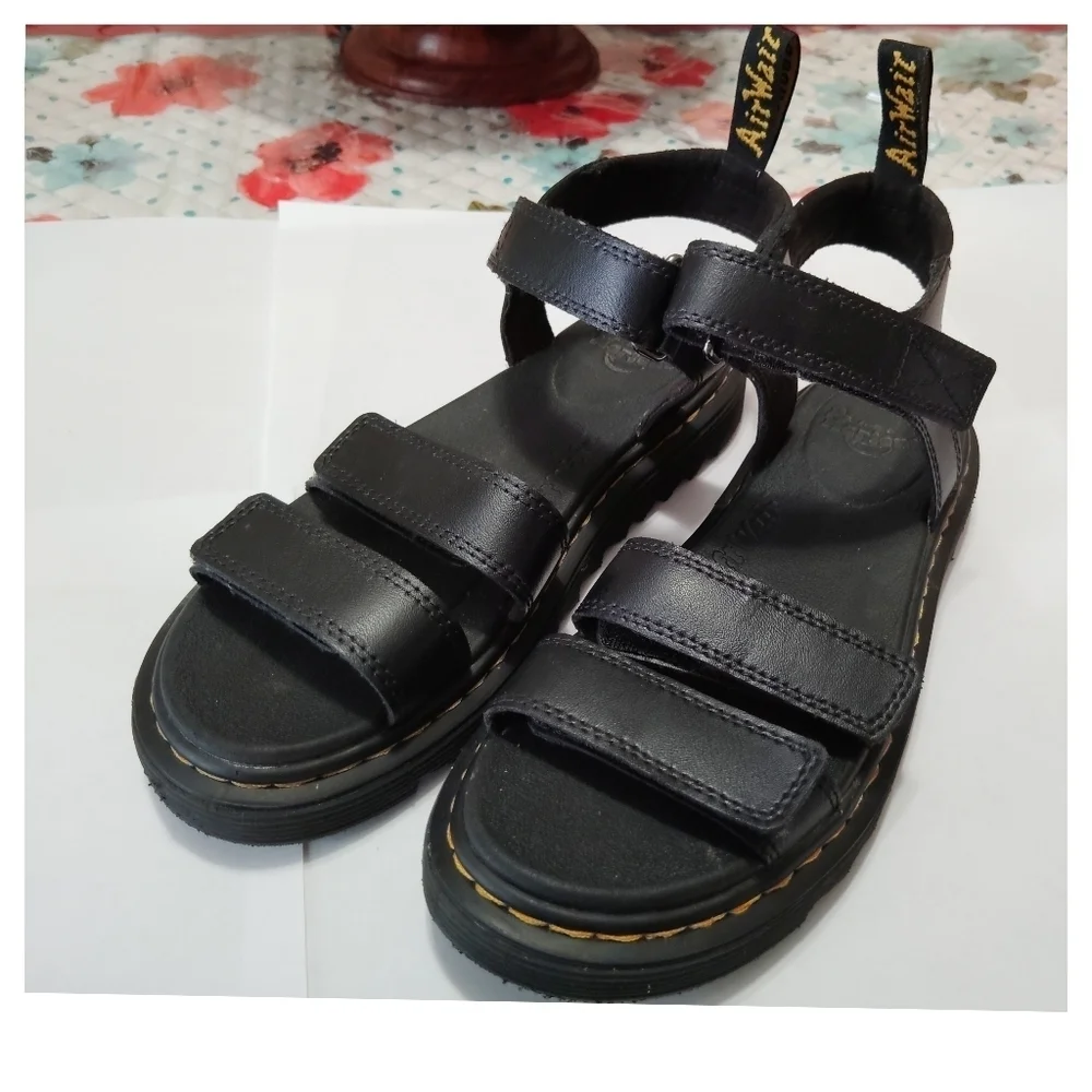 Dr. Martens Klaire Youth Leather Strap Sandals Size 6 Ladies, 5 Mens